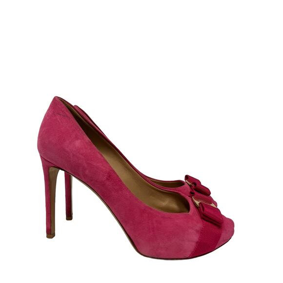 SALVATORE FERRAGAMO Pink Suede Bow Accent Peep Toe Heels Pumps 8 - Picture 4 of 10